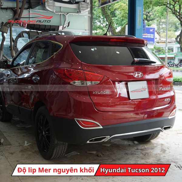 Độ Lip Pô Mercedes Nguyên Khối Cho Hyundai Tucson 2012
