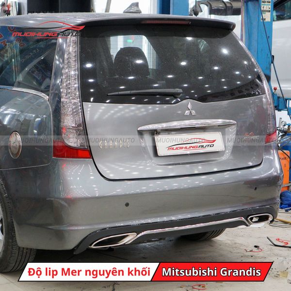Độ Lip Pô Mercedes Nguyên Khối Cho Mitsubishi Grandis