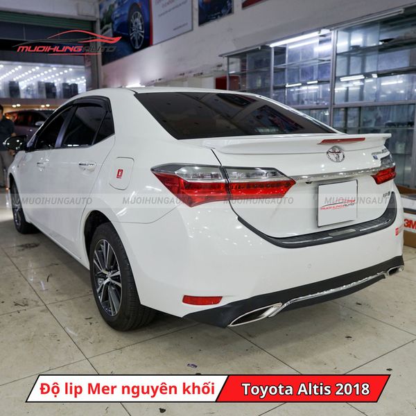 Độ Lip Pô Mercedes Nguyên Khối Cho Toyota Altis 2018