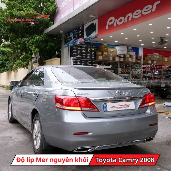 Độ Lip Pô Mercedes Nguyên Khối Cho Toyota Camry 2008