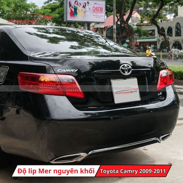 Độ Lip Pô Mercedes Nguyên Khối Cho Toyota Camry 2009-2011