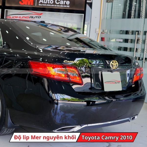 Độ Lip Pô Mercedes Nguyên Khối Cho Toyota Camry 2010
