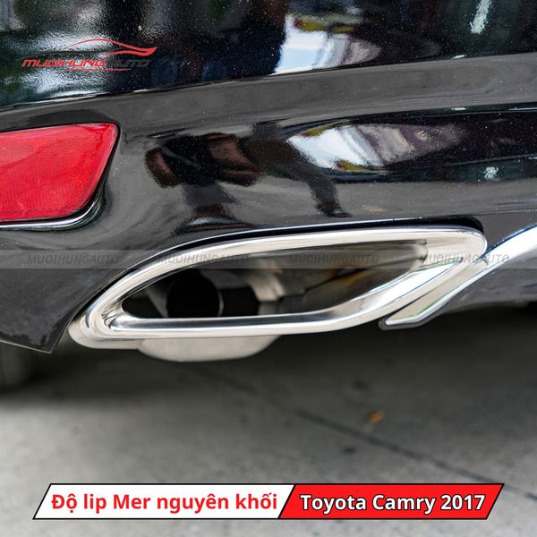 Độ Lip Pô Mercedes Nguyên Khối Cho Toyota Camry 2017