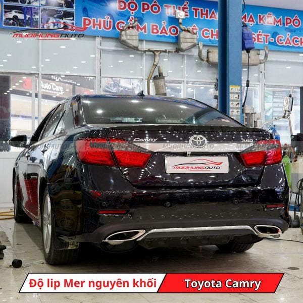 Độ Lip Pô Mercedes Nguyên Khối Cho Toyota Camry