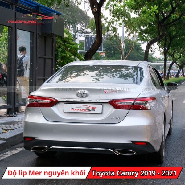 Độ Lip Pô Mercedes Nguyên Khối Cho Toyota Camry 2019 - 2021