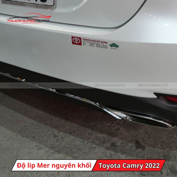 Độ Lip Pô Mercedes Nguyên Khối Cho Toyota Camry 2022