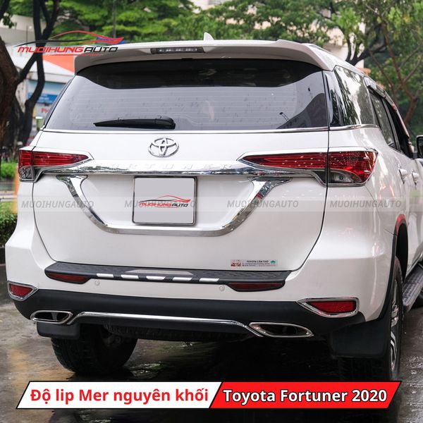 Độ Lip Pô Mercedes Nguyên Khối Cho Toyota Fortuner 2020