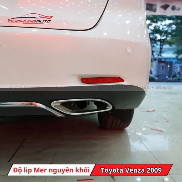Độ Lip Pô Mercedes Nguyên Khối Cho Toyota Venza 2009
