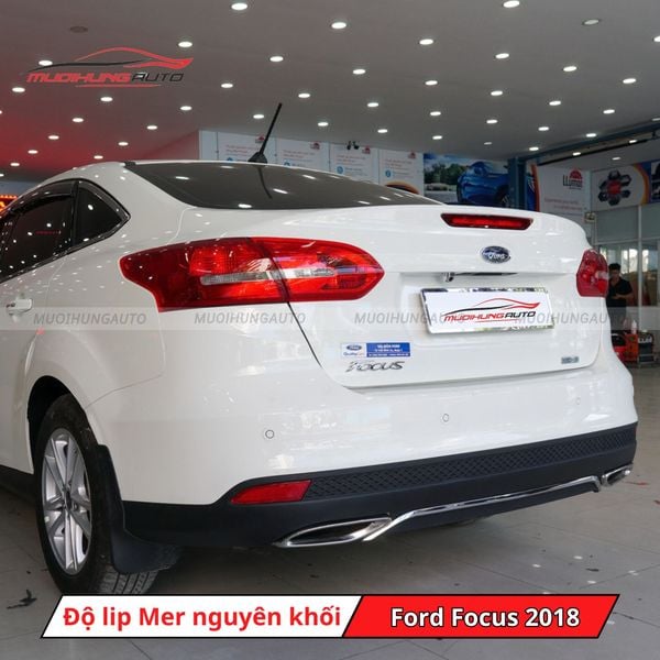 Độ Lip Pô Mercedes Nguyên Khối Cho Ford Focus 2018