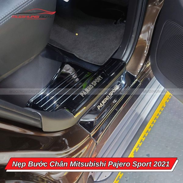 Nẹp Bước Chân Mitsubishi Pajero Sport 2021