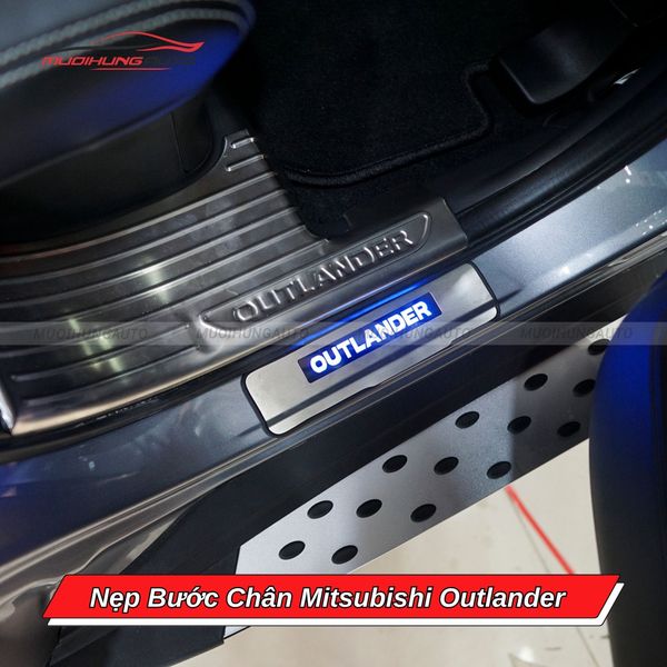 Nẹp Bước Chân Mitsubishi Outlander