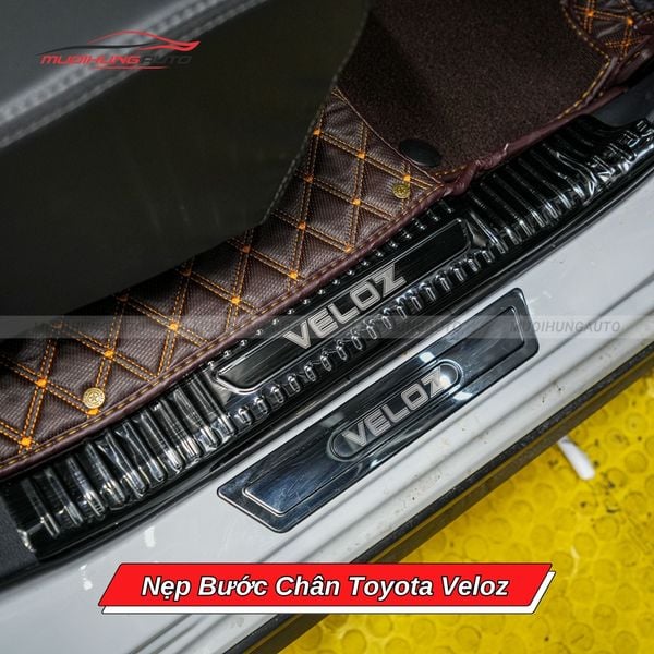 Nẹp Bước Chân Toyota Veloz