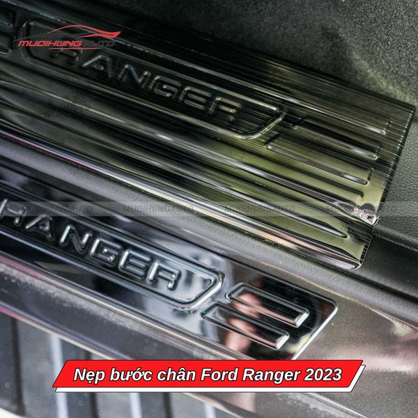 Nẹp Bước Chân Ford Ranger 2023