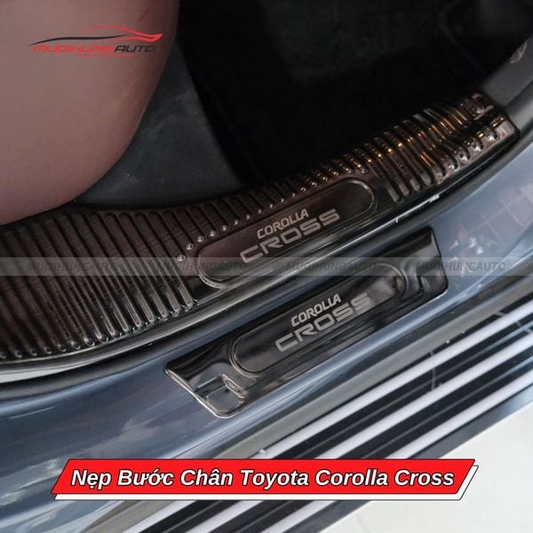 Nẹp Bước Chân Toyota Corolla Cross