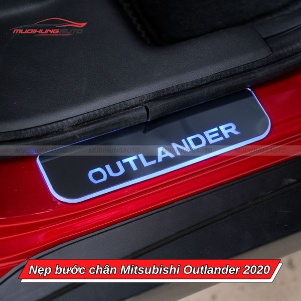 Nẹp Bước Chân Mitsubishi Outlander 2020
