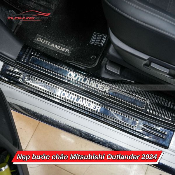Nẹp Bước Chân Mitsubishi Outlander 2024