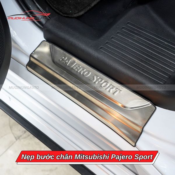 Nẹp Bước Chân Mitsubishi Pajero Sport