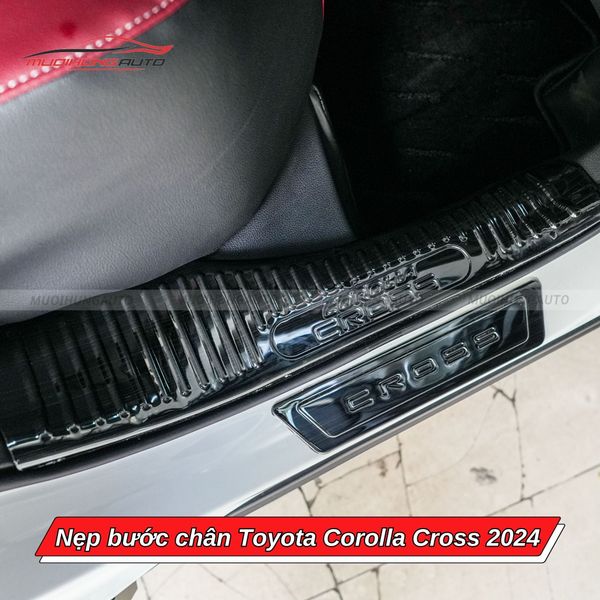 Nẹp Bước Chân Toyota Corolla Cross 2024