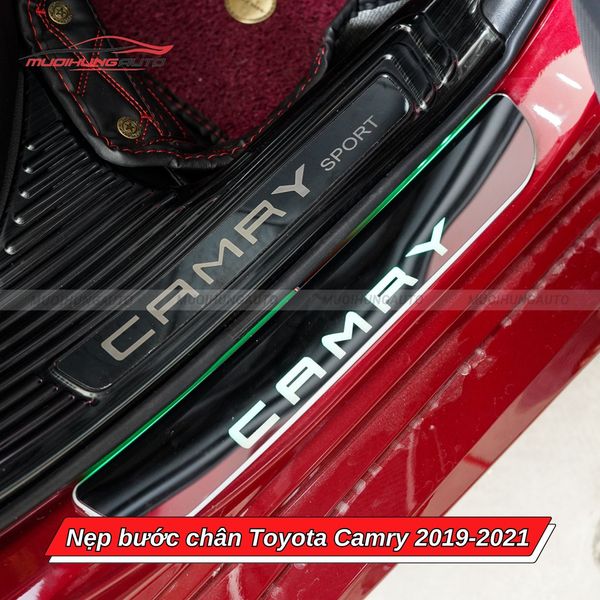 Nẹp Bước Chân Toyota Camry 2019-2021