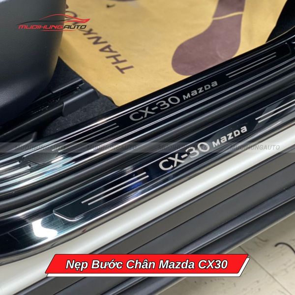 Nẹp Bước Chân Mazda CX30