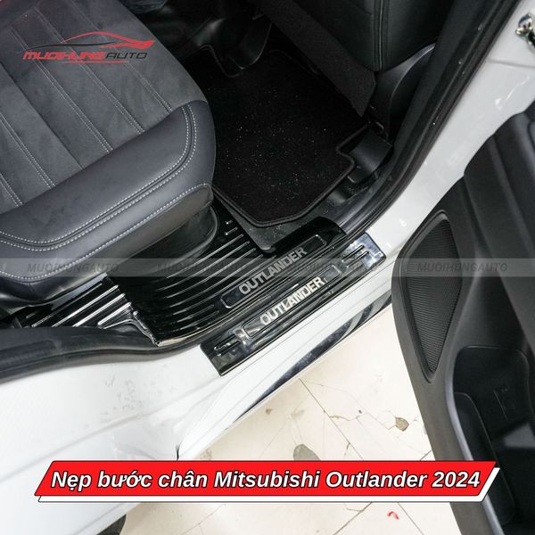 Nẹp Bước Chân Mitsubishi Outlander 2024