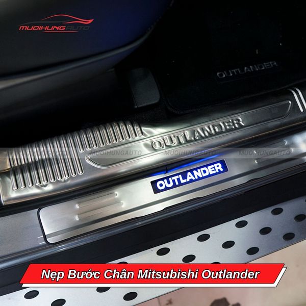 Nẹp Bước Chân Mitsubishi Outlander