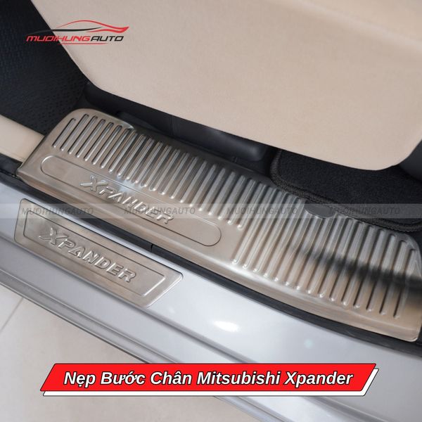 Nẹp Bước Chân Mitsubishi Xpander