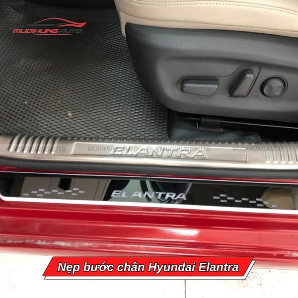 Nẹp Bước Chân Hyundai Elantra