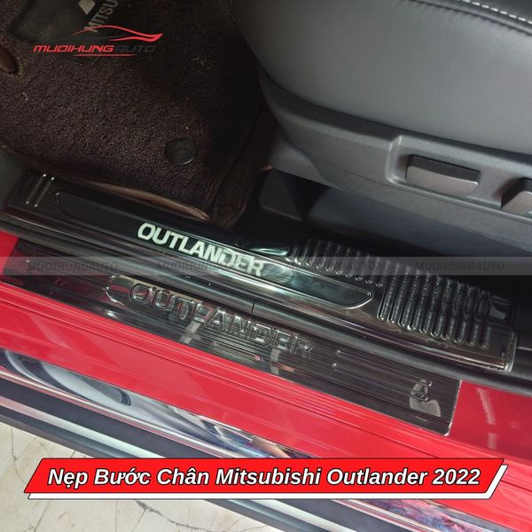 Nẹp Bước Chân Mitsubishi Outlander 2022