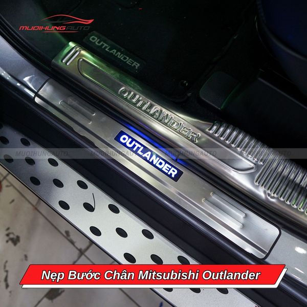 Nẹp Bước Chân Mitsubishi Outlander