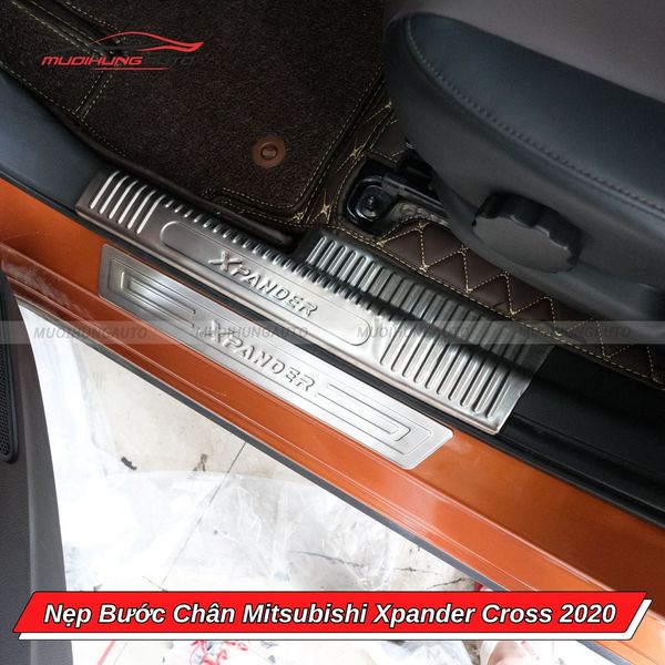 Nẹp Bước Chân Mitsubishi Xpander Cross 2020