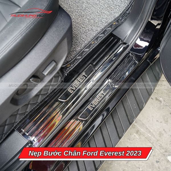 Nẹp Bước Chân Ford Everest 2023