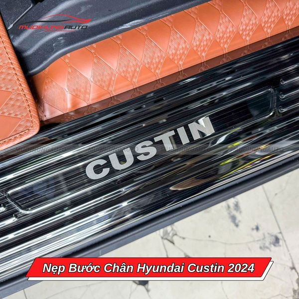 Nẹp Bước Chân Hyundai Custin 2024