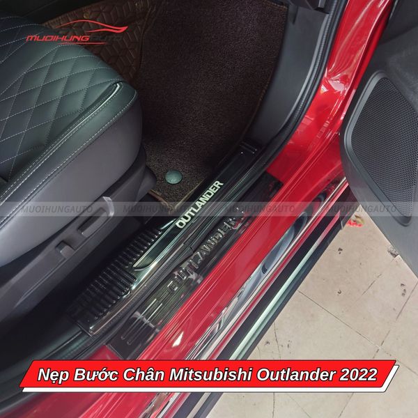 Nẹp Bước Chân Mitsubishi Outlander 2022