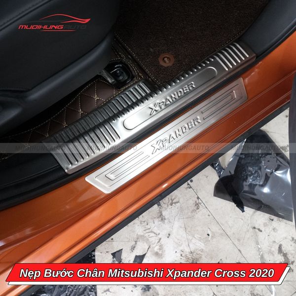 Nẹp Bước Chân Mitsubishi Xpander Cross 2020