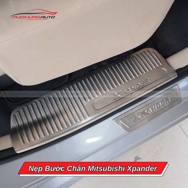 Nẹp Bước Chân Mitsubishi Xpander