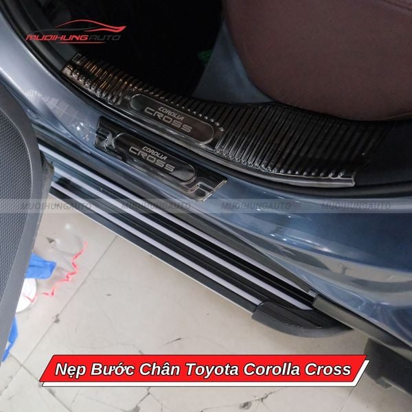 Nẹp Bước Chân Toyota Corolla Cross