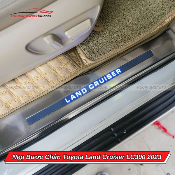 Nẹp Bước Chân Toyota Land Cruiser LC300 2023