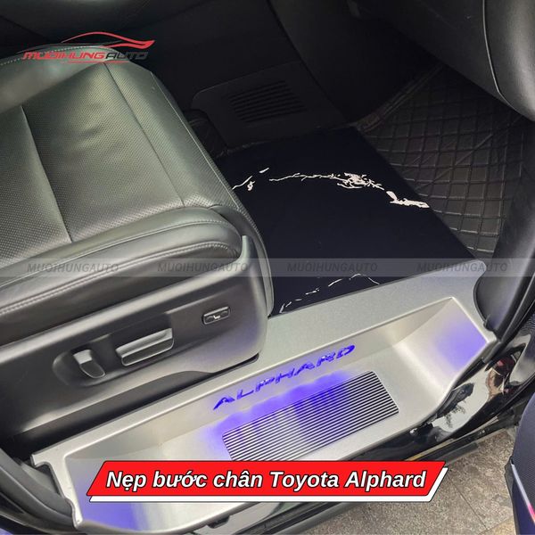 Nẹp Bước Chân Toyota Alphard