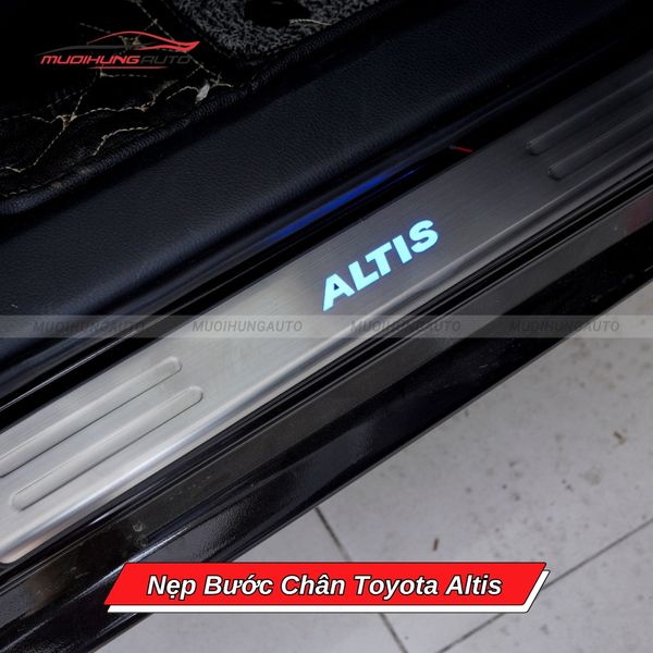 Nẹp Bước Chân Toyota Altis