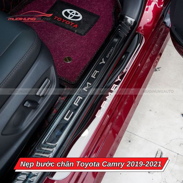 Nẹp Bước Chân Toyota Camry 2019-2021