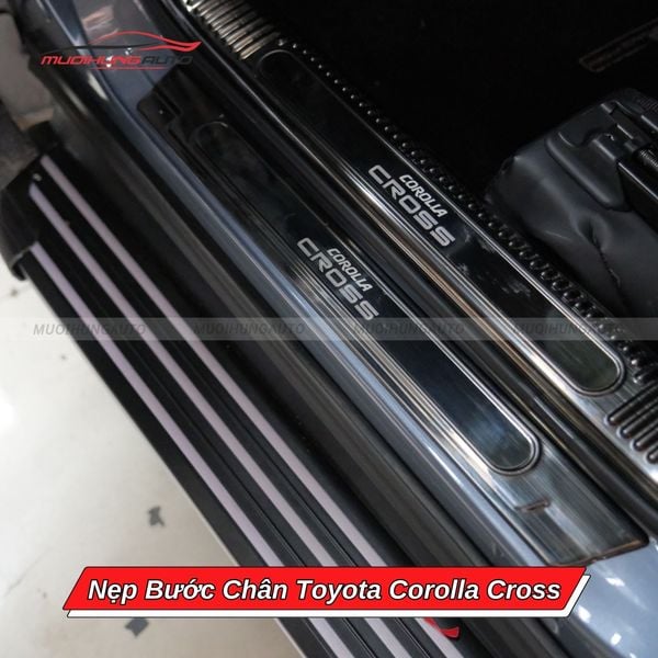 Nẹp Bước Chân Toyota Corolla Cross