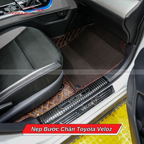 Nẹp Bước Chân Toyota Veloz
