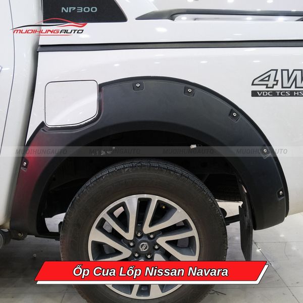 Ốp Cua Lốp Nissan Navara