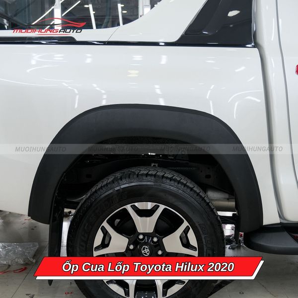 Ốp Cua Lốp Toyota Hilux 2020