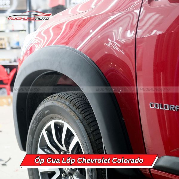 Ốp Cua Lốp Chevrolet Colorado
