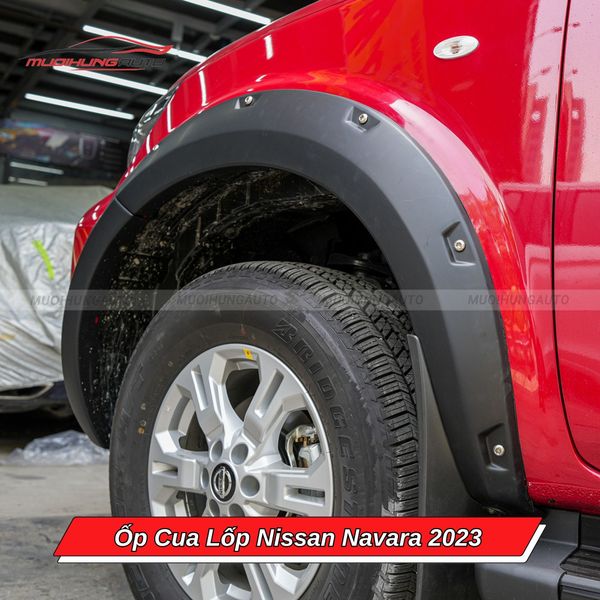 Ốp Cua Lốp Nissan Navara 2023