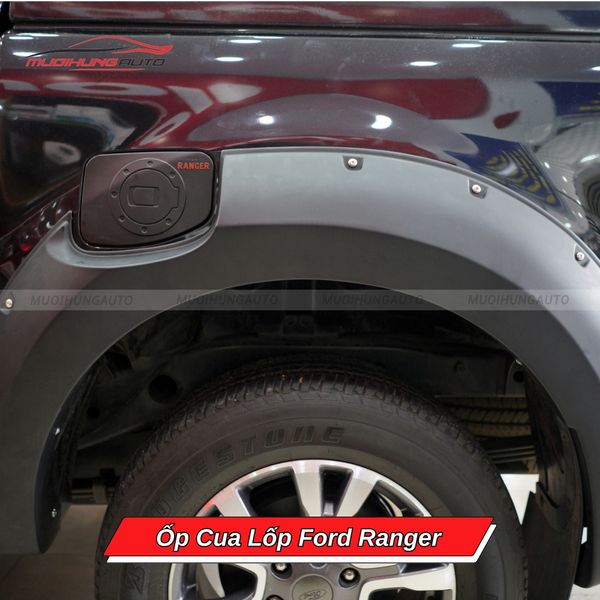Ốp Cua Lốp Ford Ranger
