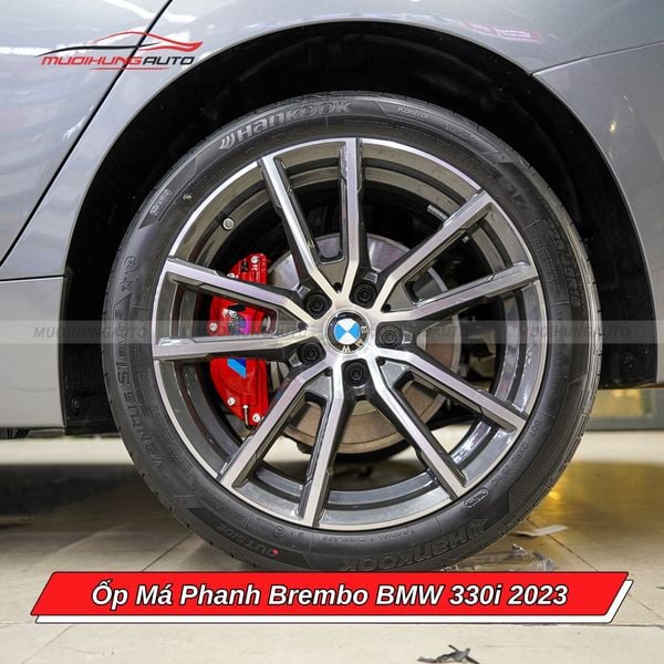 Ốp Má Phanh Brembo BMW 330i 2023
