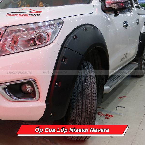 Ốp Cua Lốp Nissan Navara